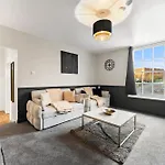 Apartment Harbourside Penthouse Sleep 16
