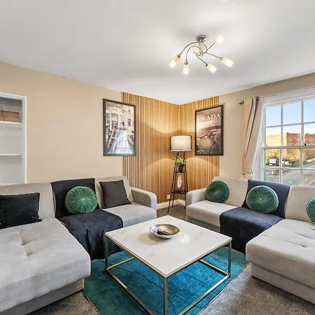 Апартаменти Harbourside Penthouse Sleep 16 Бристоль