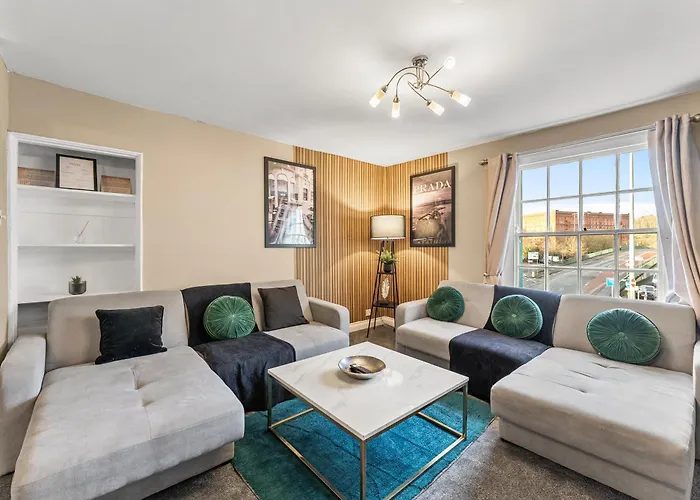 Апартаменти Harbourside Penthouse Sleep 16 Бристоль