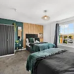 公寓 Harbourside Penthouse Sleep 16 布里斯托