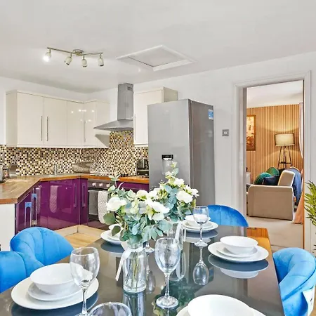 Harbourside Penthouse Sleep 16 Апартаменты Бристоль